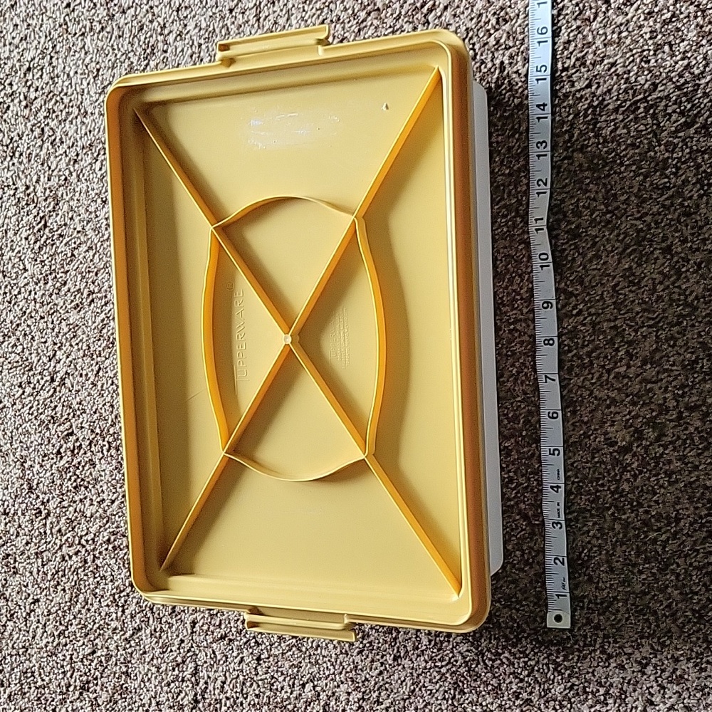 TUPPERWARE - Picture 2 of 3